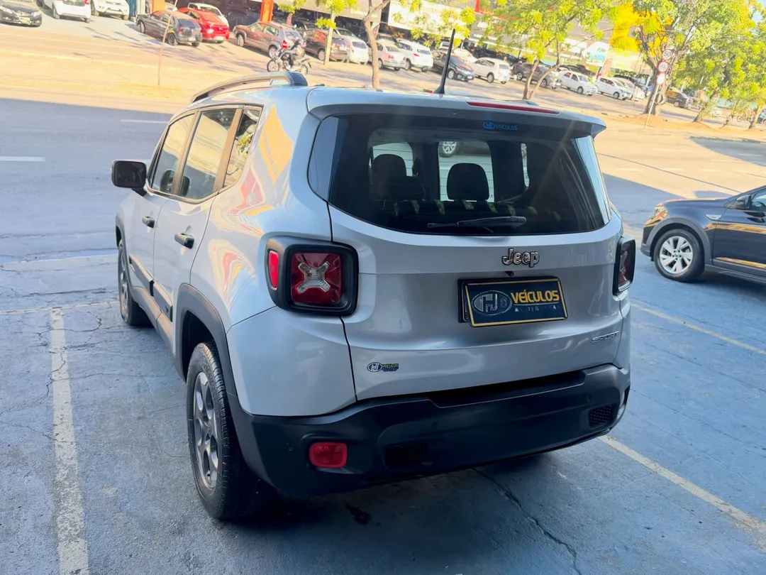 Jeep Renegade 2016, foto 6 de 8