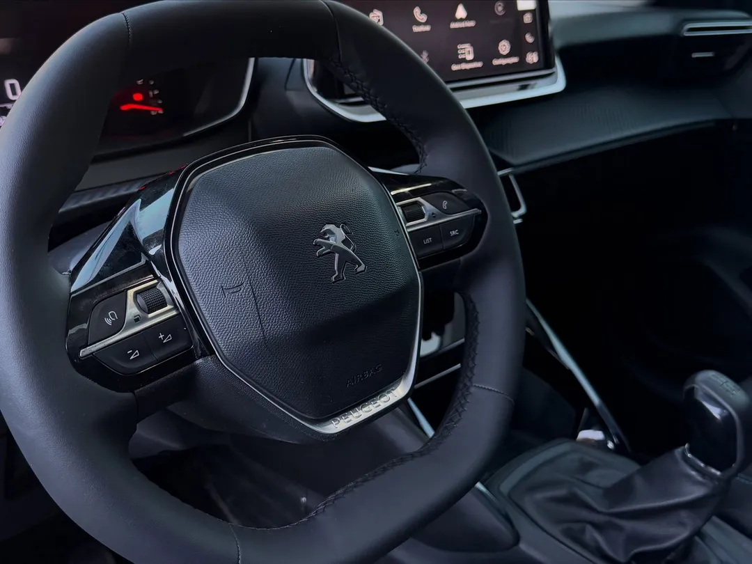 Peugeot 208 2023, foto 6 de 7