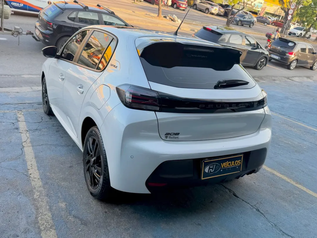 Peugeot 208 2025, foto 2 de 8