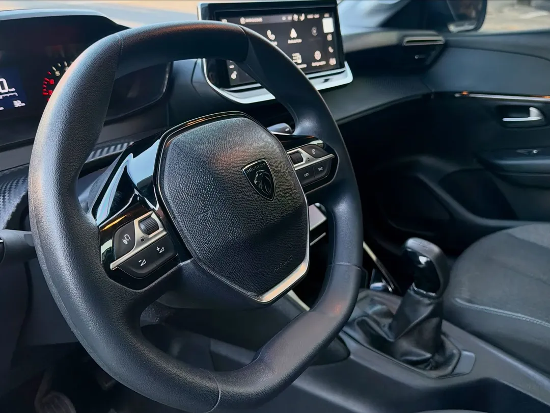 Peugeot 208 2025, foto 7 de 8