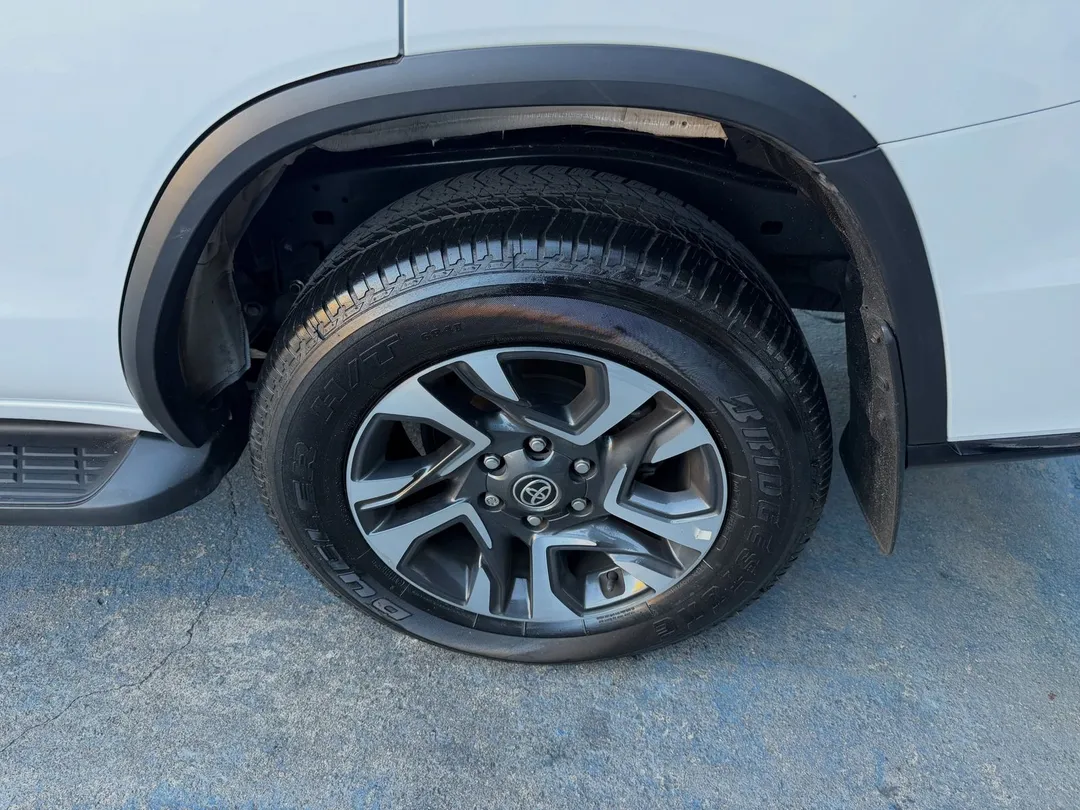 Toyota SW4 2025, foto 6 de 8