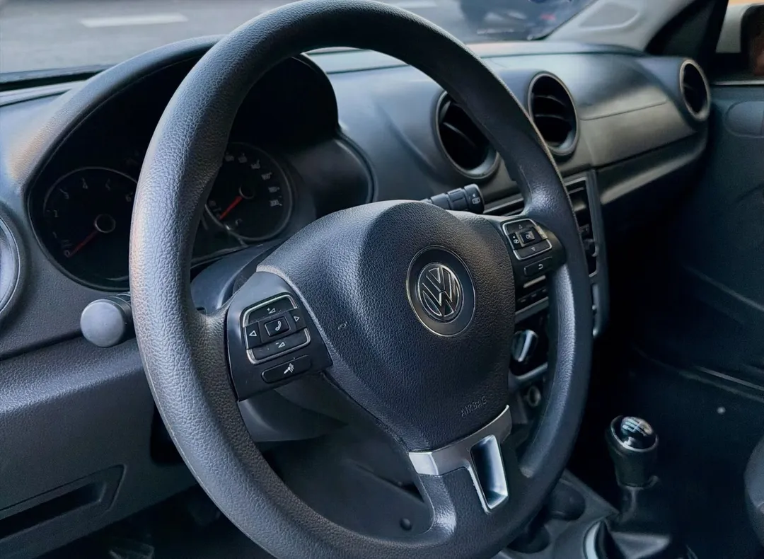 Volkswagen Voyage 2015, foto 6 de 6